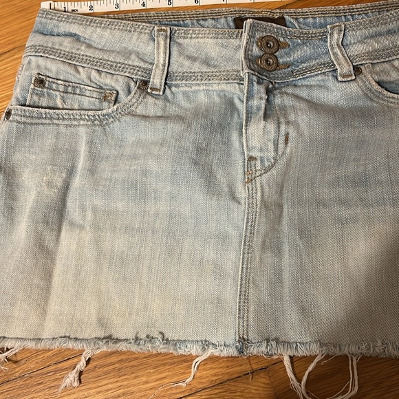 Sz 7/8 Aeropostale distressed mini skirt - Picture 2 of 4